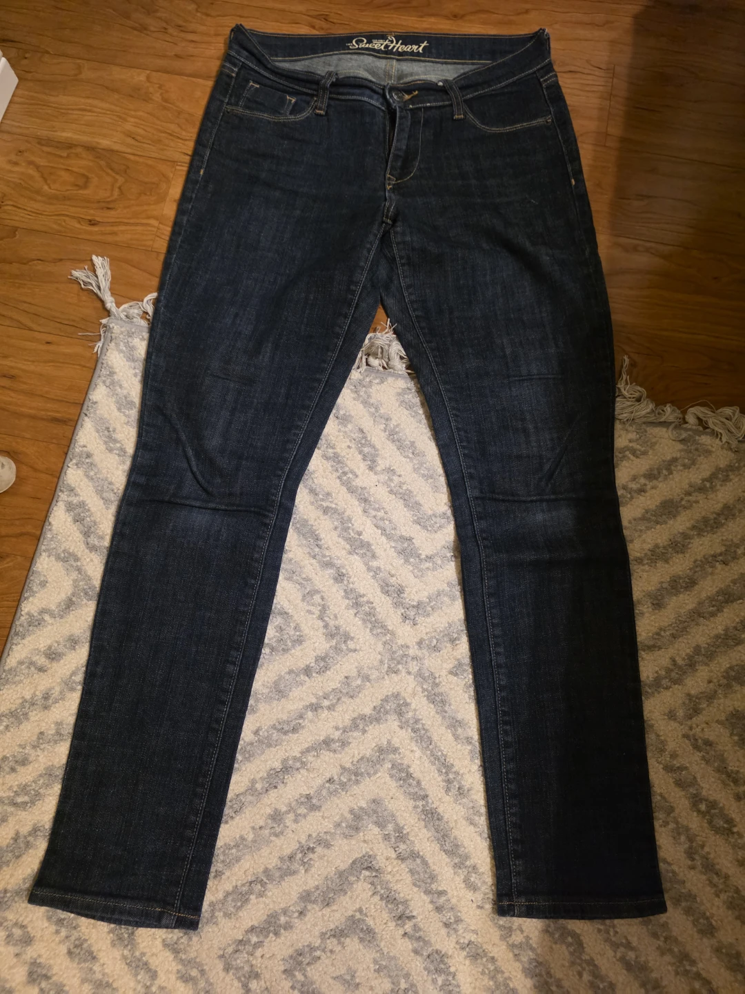 Old Navy Sweetheart Dark Wash Jeans - Size 4