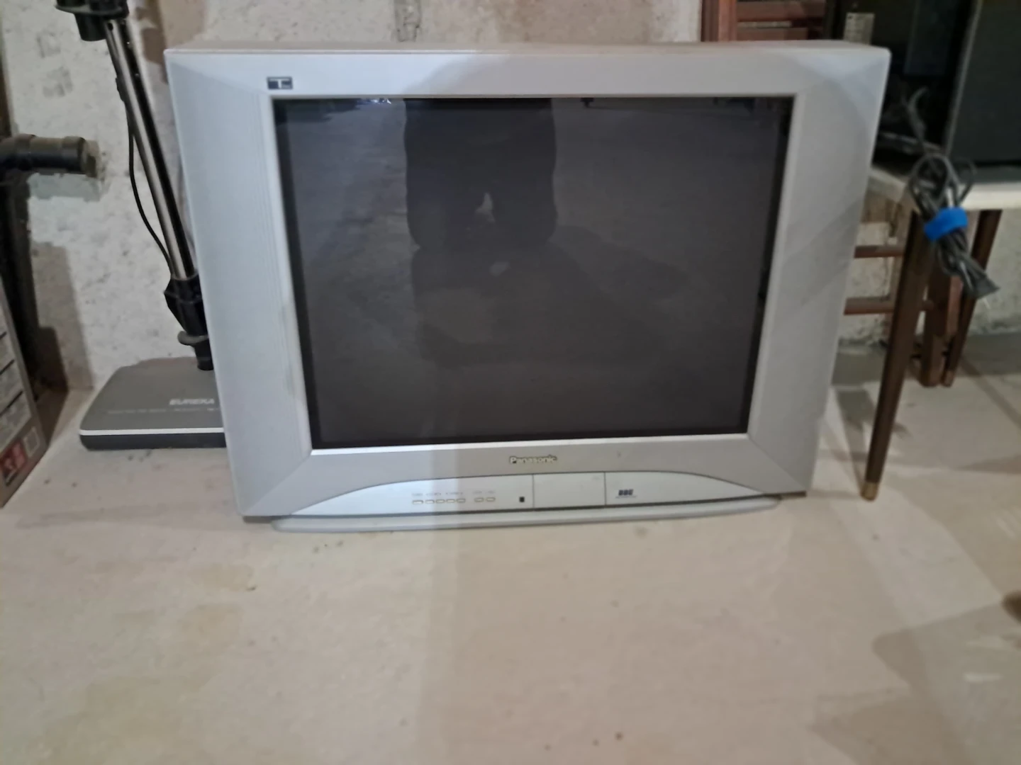 Panasonic CRT TV - photo 2