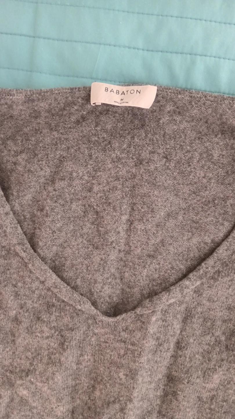 Babaton V-Neck Sweater - Grey - Size M - photo 2