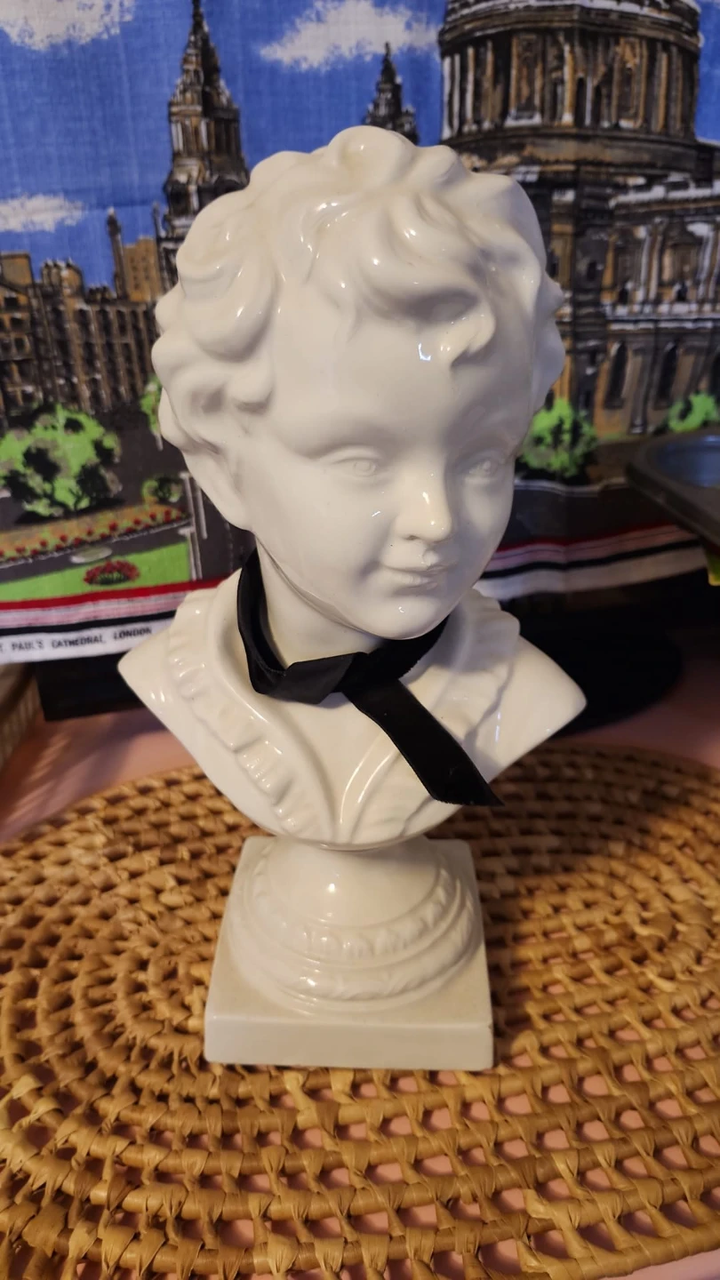 Vintage Porcelain Figurines - photo 5