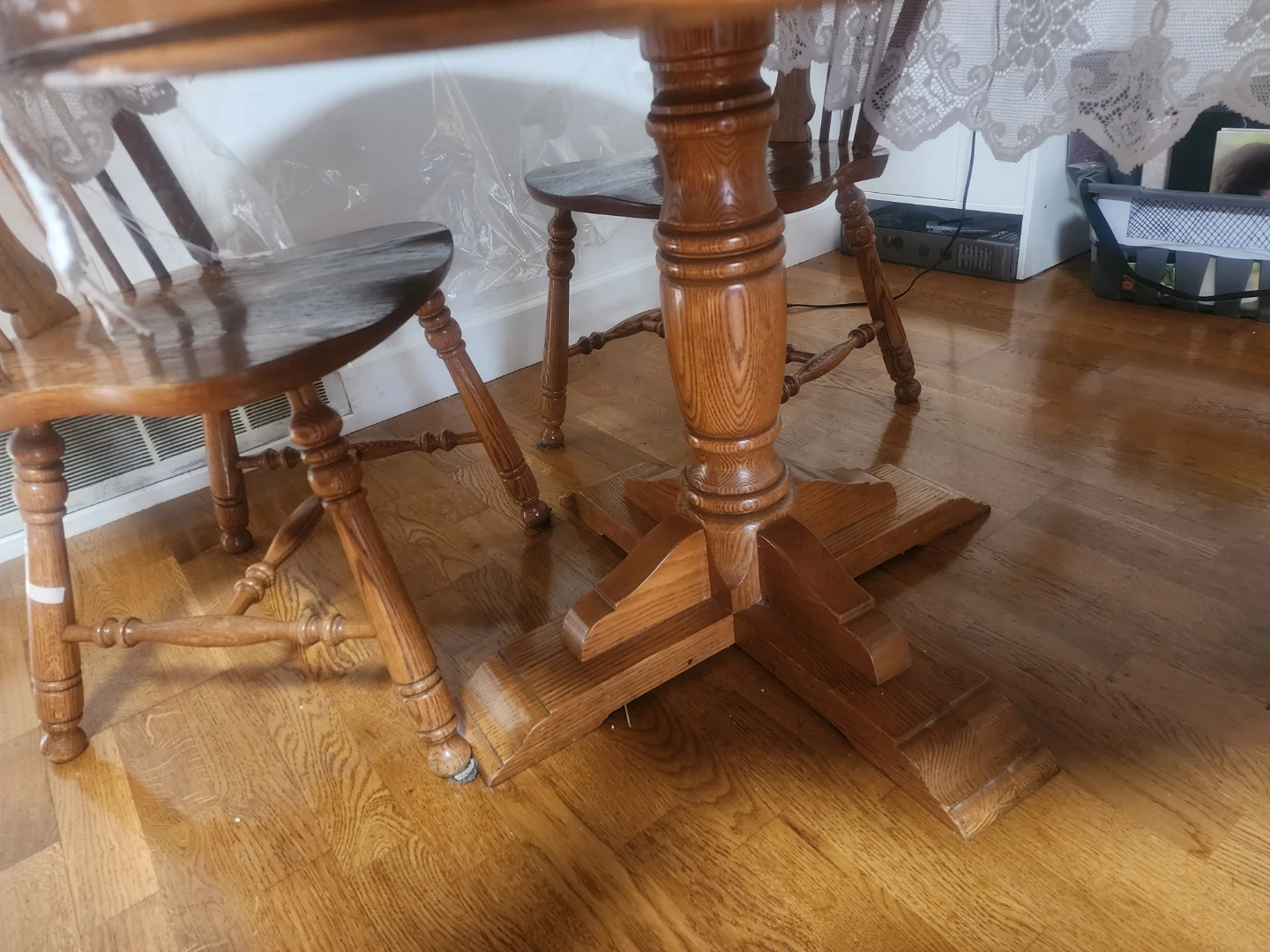 Oak Pedestal Dining Table - photo 5