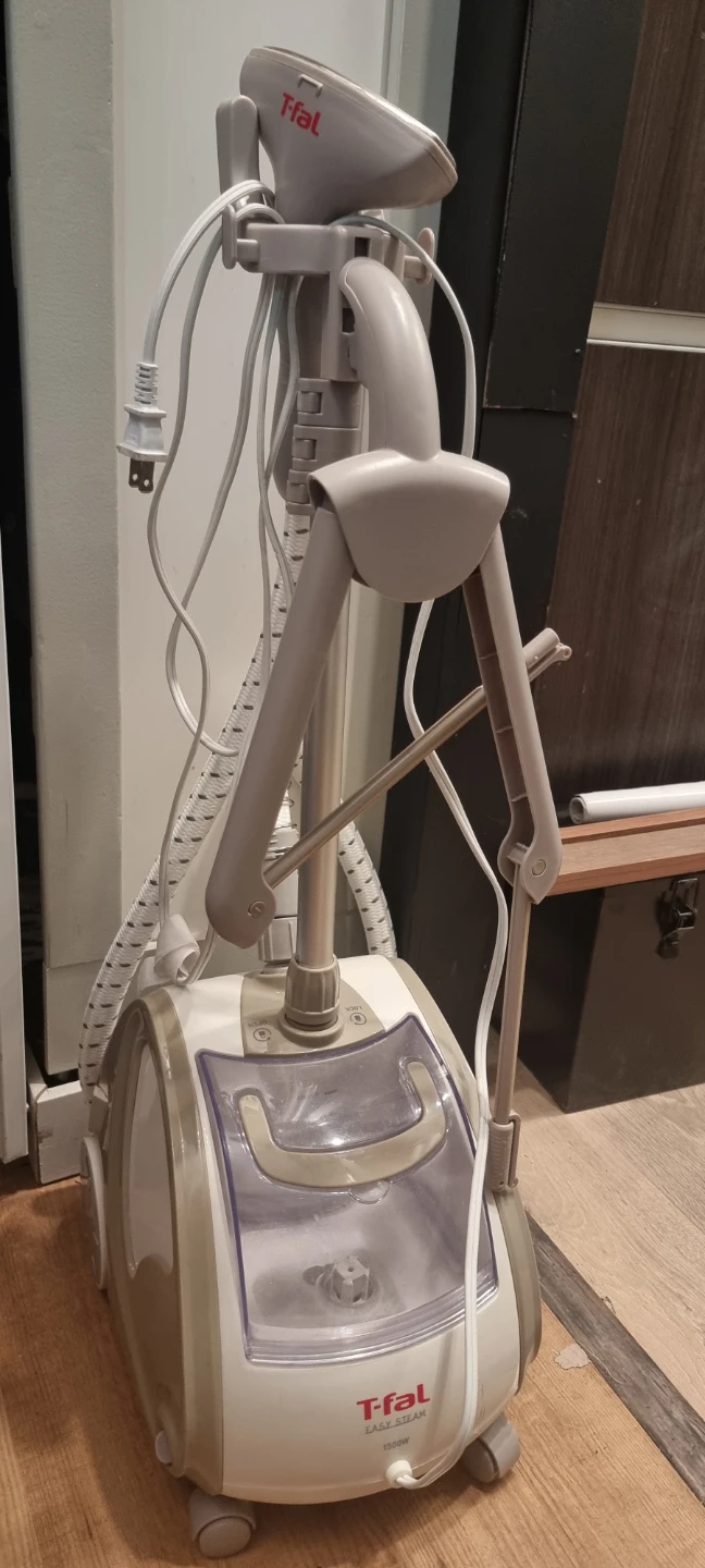 T-fal Easy Steam Garment Steamer🥕
