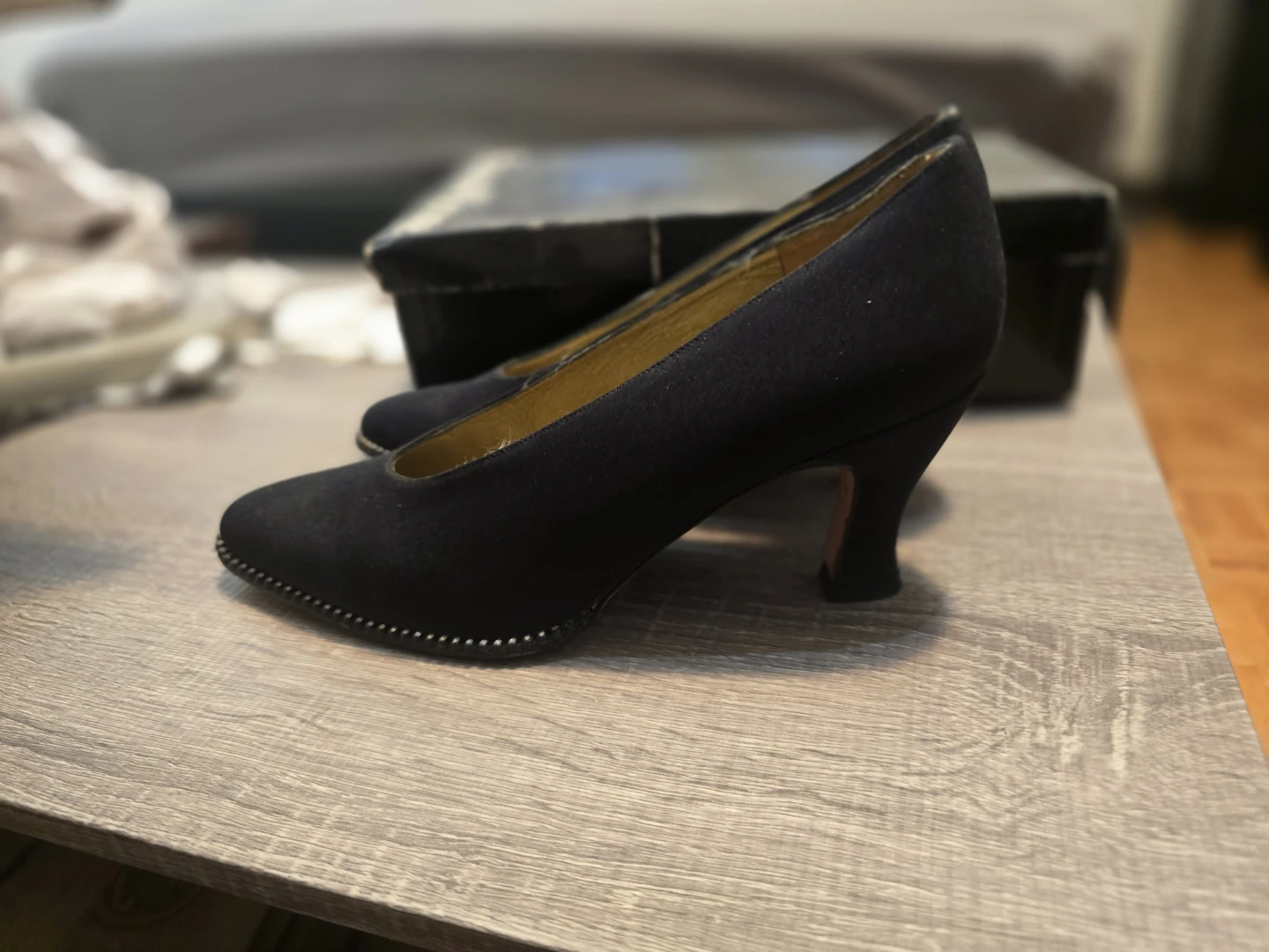 Evan-Picone Black Heels size 8- fits 7 - photo 5