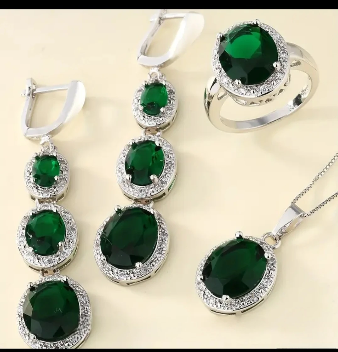 New Jewellery Set: Necklace, Ring & Earrings