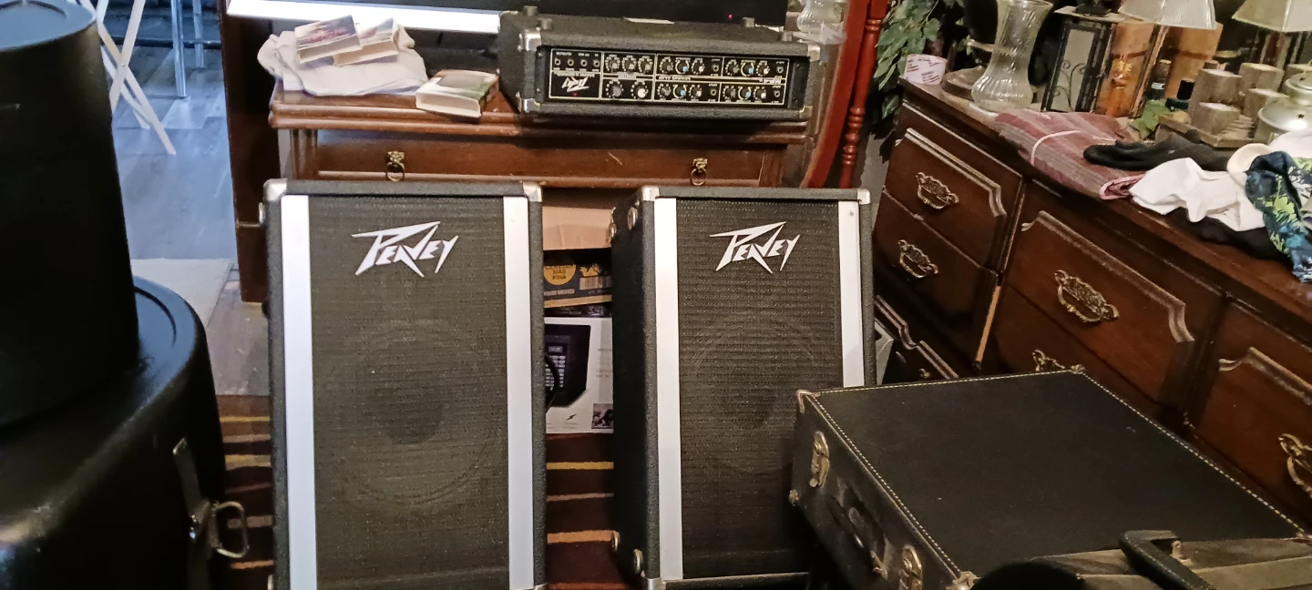 Peavey MP-4 Mark III Series Mixing Amp & Speakers