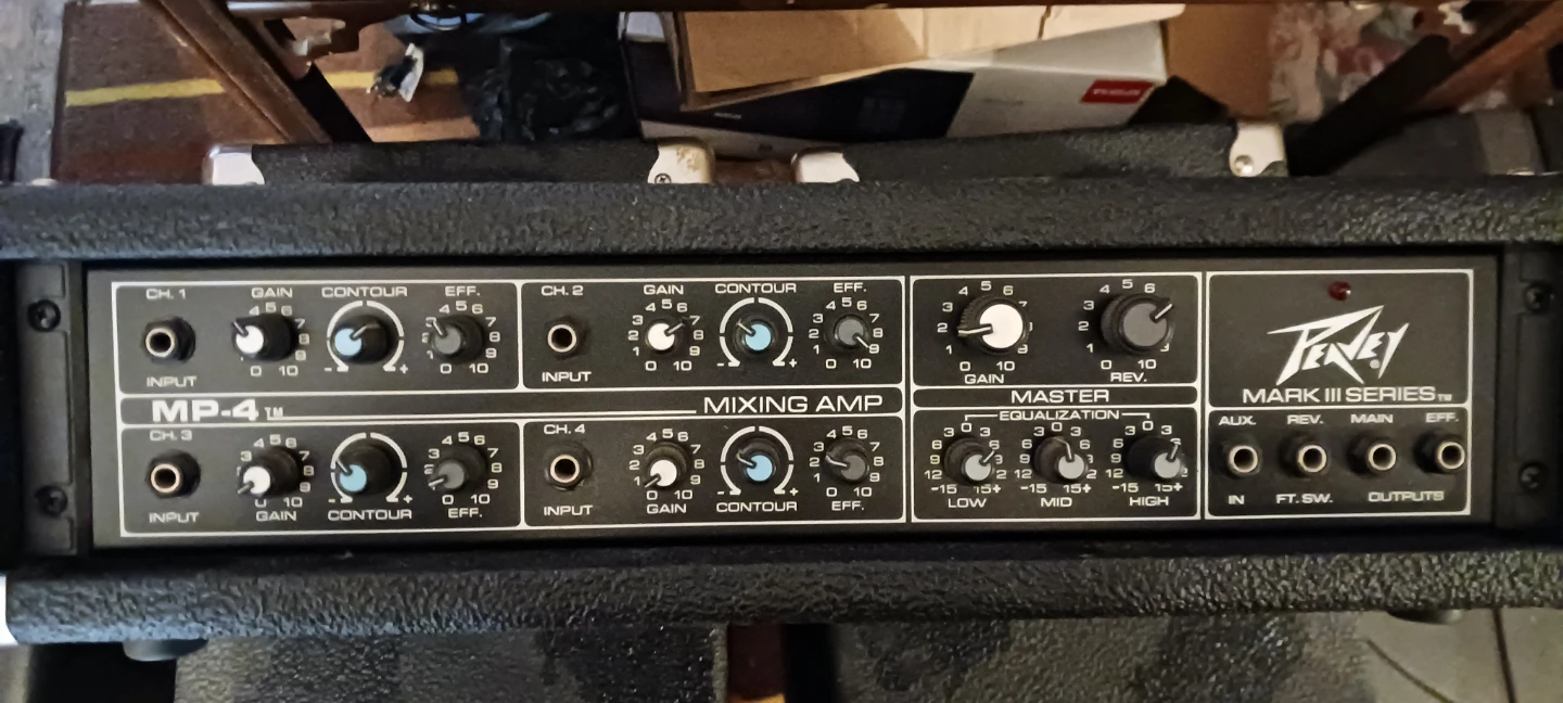 Peavey MP-4 Mark III Series Mixing Amp & Speakers - photo 4