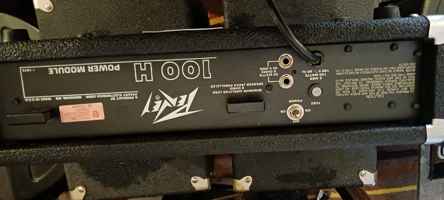 Peavey MP-4 Mark III Series Mixing Amp & Speakers - photo 5