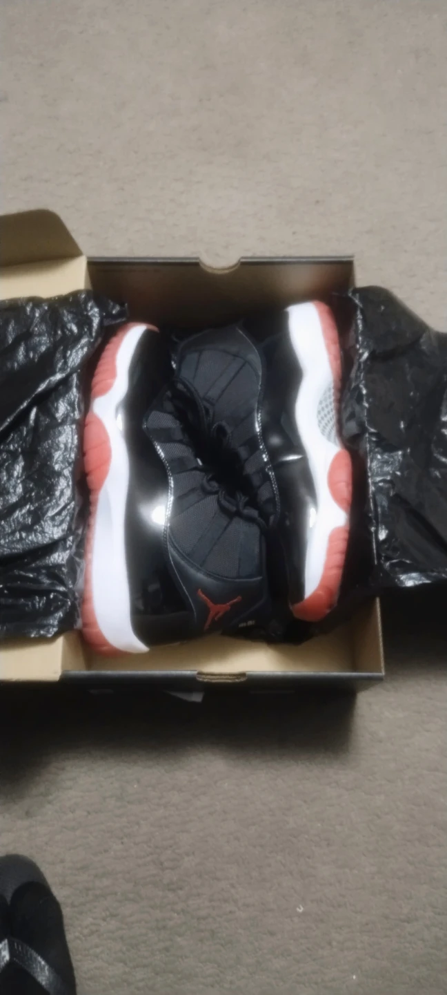 Nike Air Jordan 11 Retro (Size 10) - photo 5