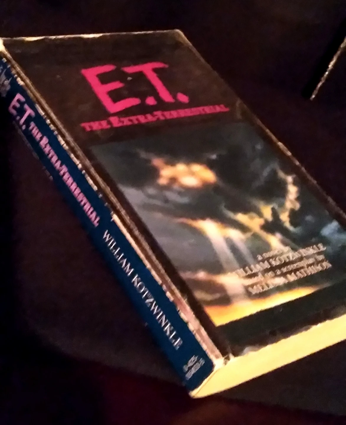'E.T. THE EXTRA-TERRESTRIAL' COLLECTIBLES BUNDLE - photo 2