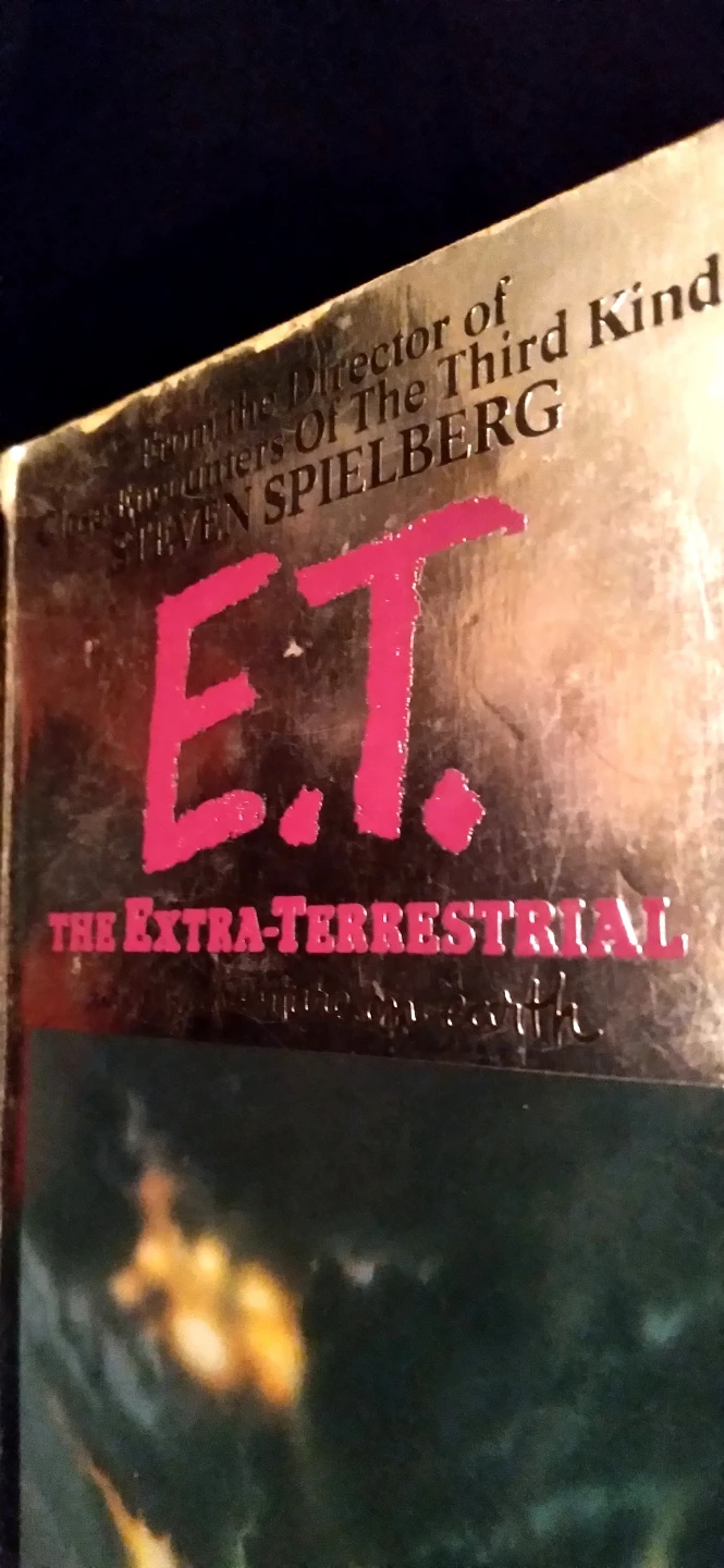 'E.T. THE EXTRA-TERRESTRIAL' COLLECTIBLES BUNDLE - photo 3