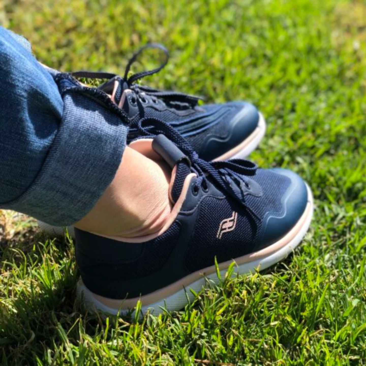 Friendly Women's Voyage Shoes (Size 7)