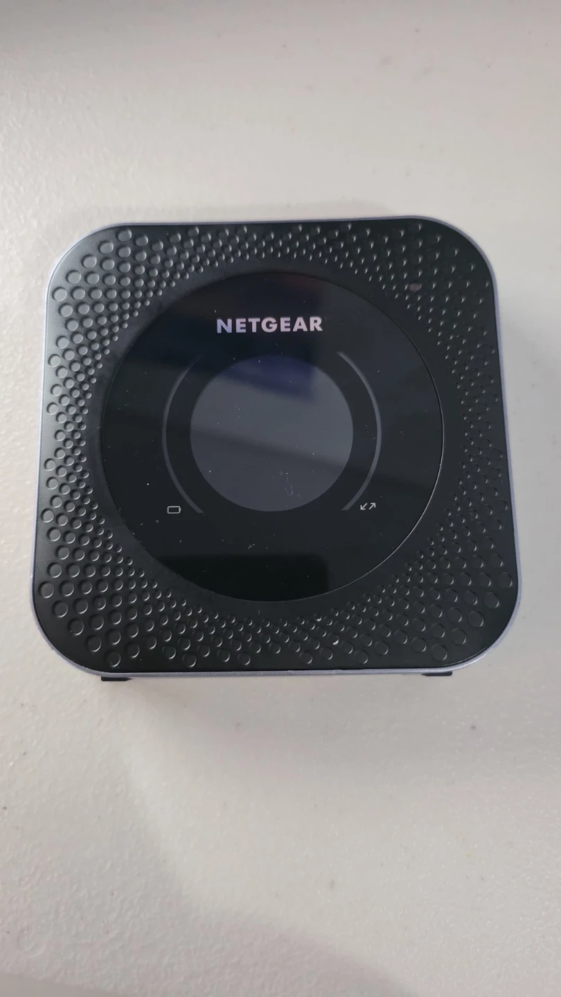 Netgear Nighthawk M6 Pro 5G WiFi 6E Mobile Router - photo 3