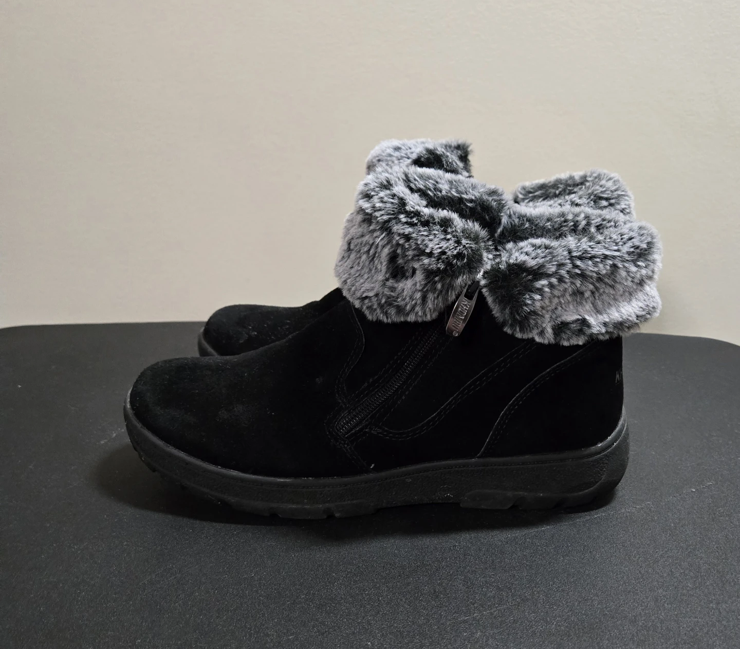 Size 10M Khombu Black Suede Winter Boots - photo 2