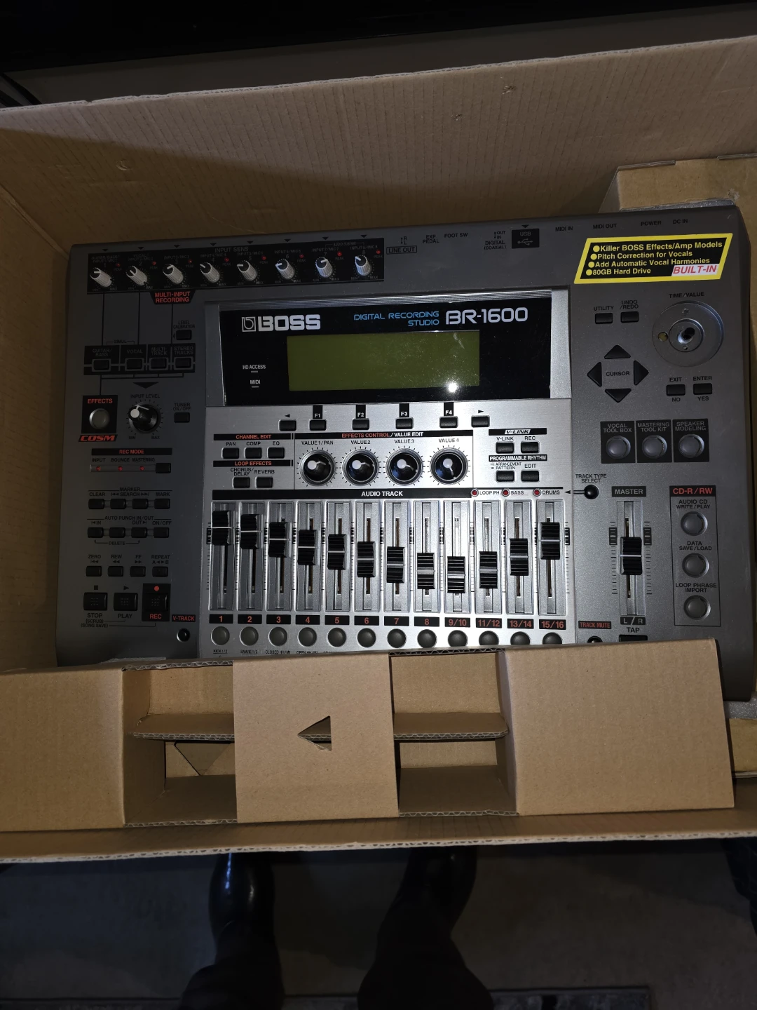 BOSS BR-1600CD Digital Recording Studio