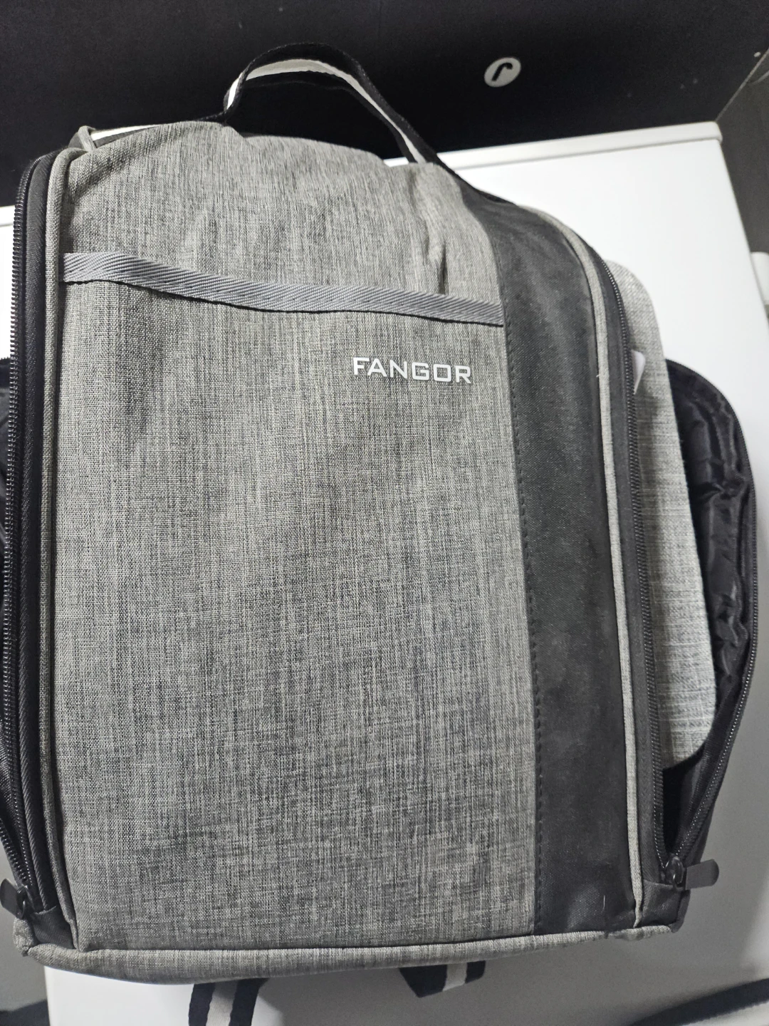 Fangor Projector with Remote & Charger - photo 3