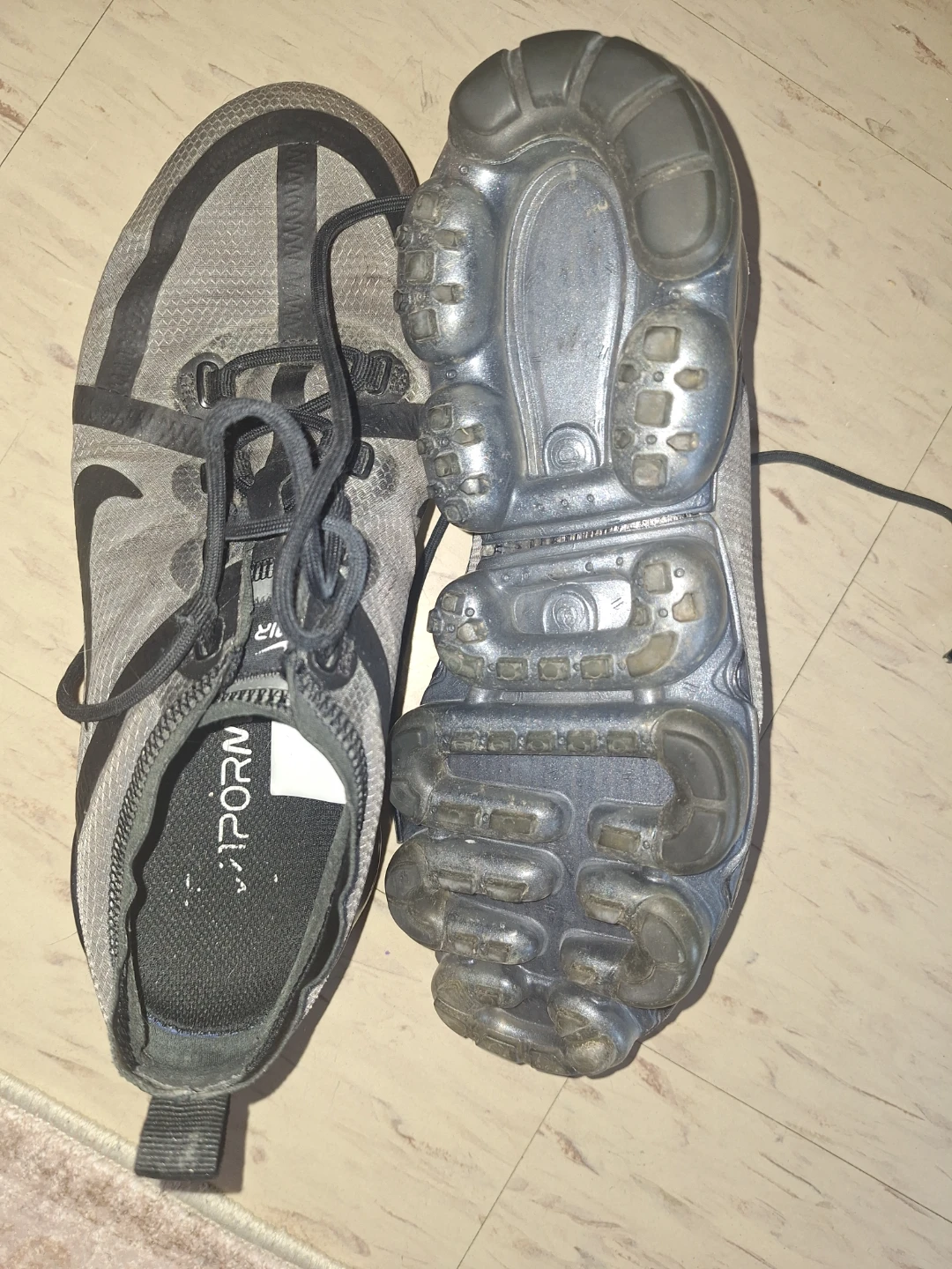 Nike Air Vapormax Running Shoes SIZE 9 - photo 3