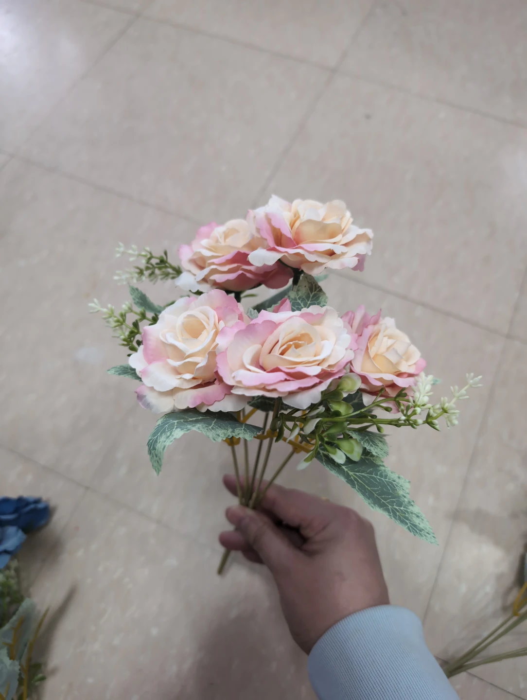 5 head artificial rose 2.5 inch $2 each bunch - photo 4