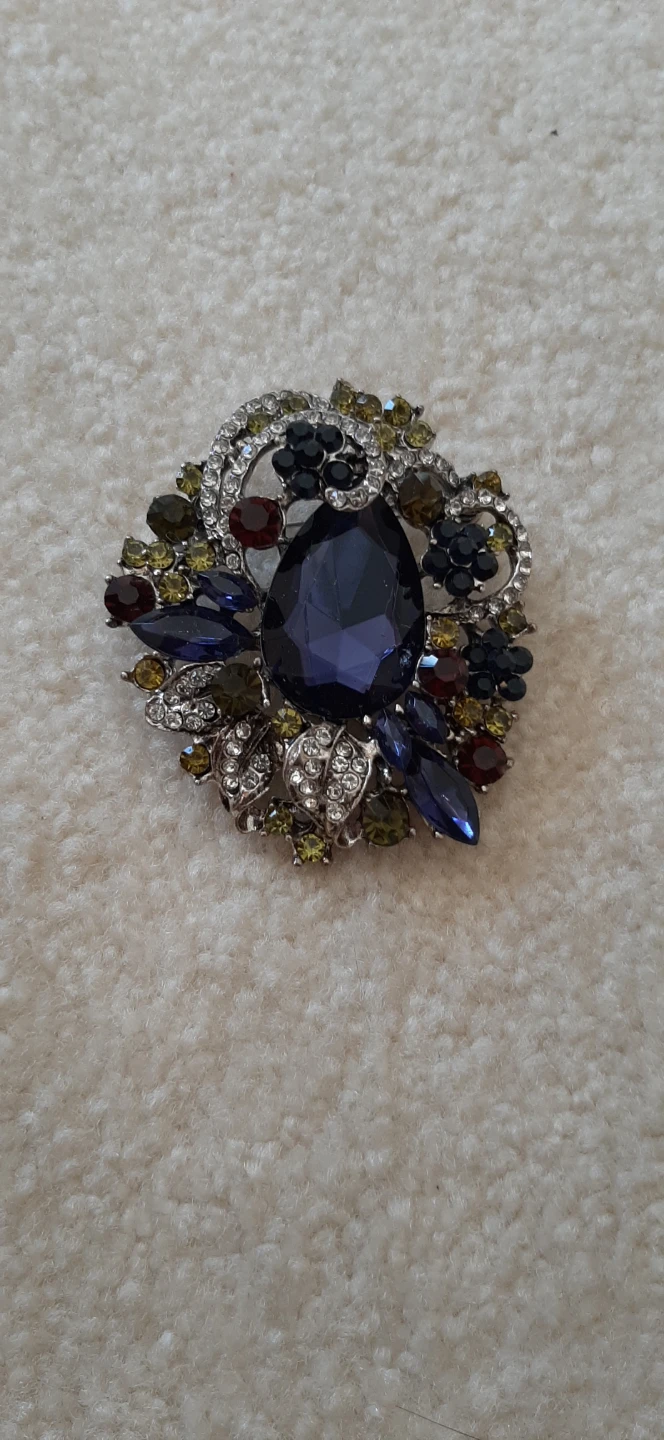 Vintage Style Brooch with Gemstones - photo 5
