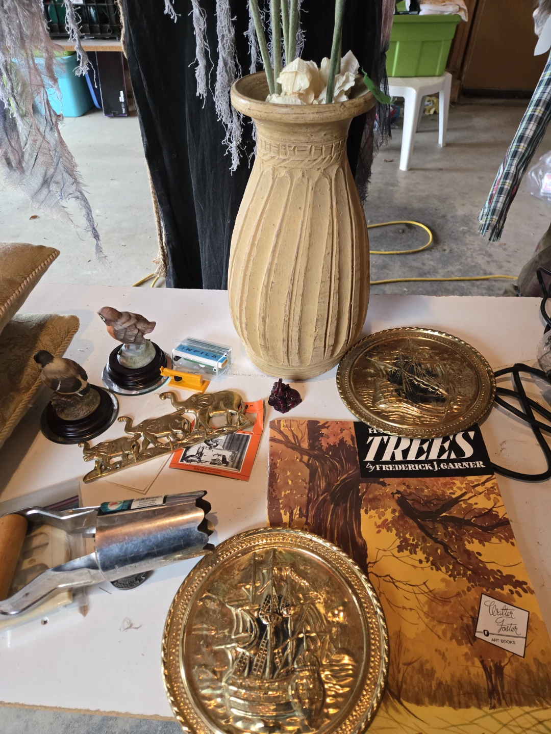 Assorted Home Decor Items located in Lake bonvista
