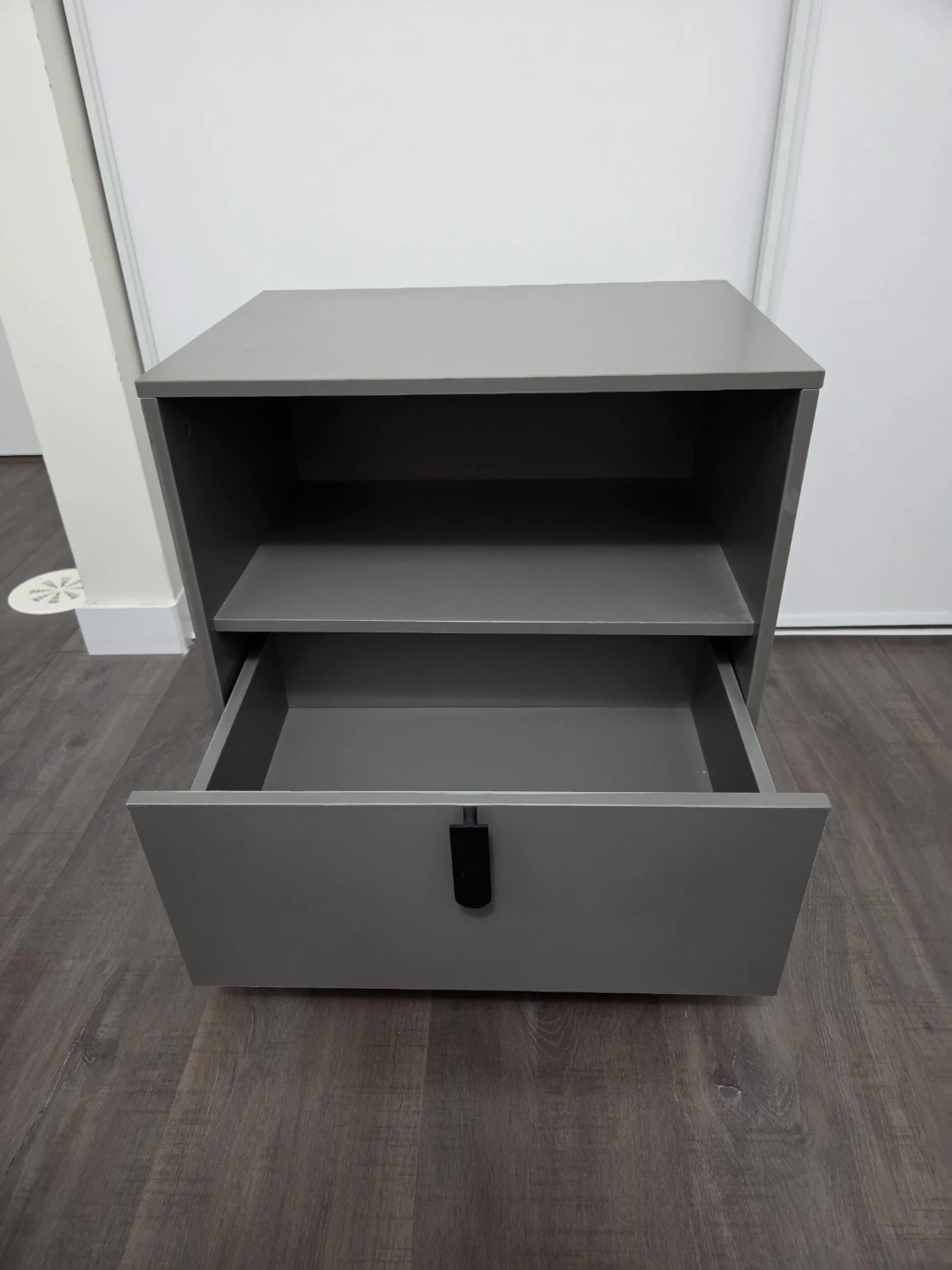 Bedroom Side Table - photo 3
