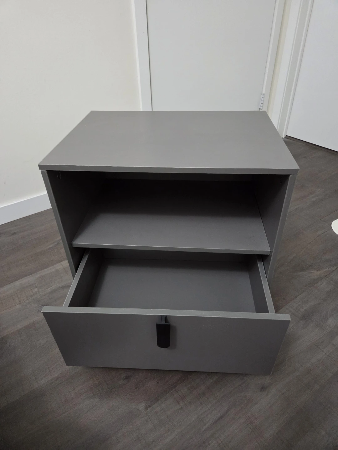 Bedroom Side Table - photo 4