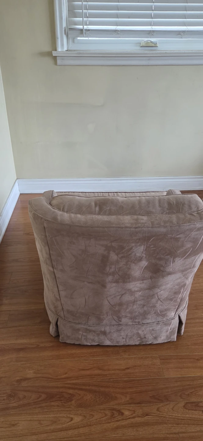 Its good sofa tip chair