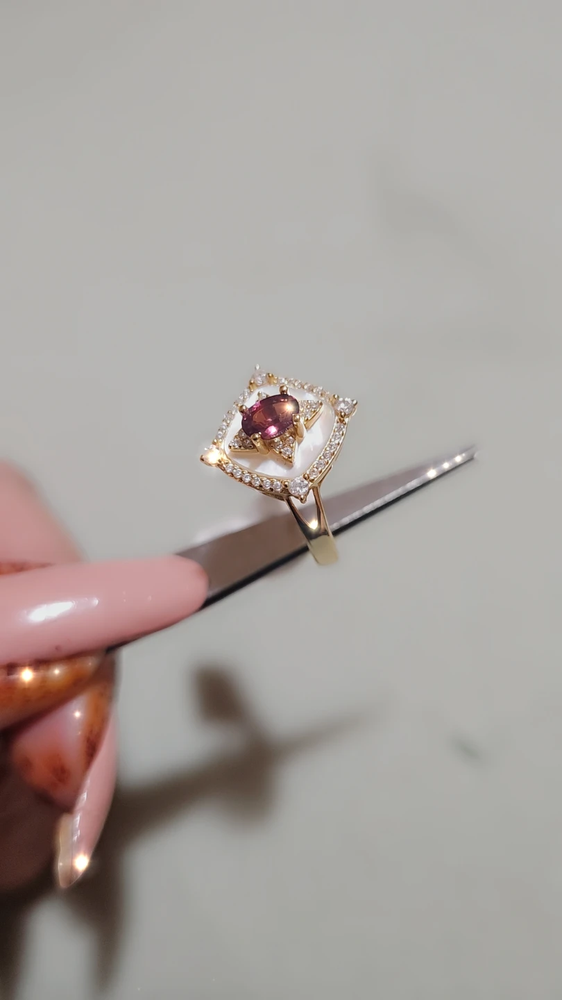 S925 gold ring with garnet gem and Mother of pearl - photo 4