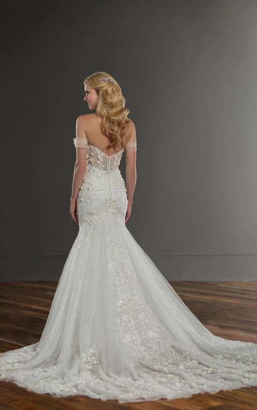 Off-shoulders Wedding Gown with Beautiful Train + Veil - photo 2