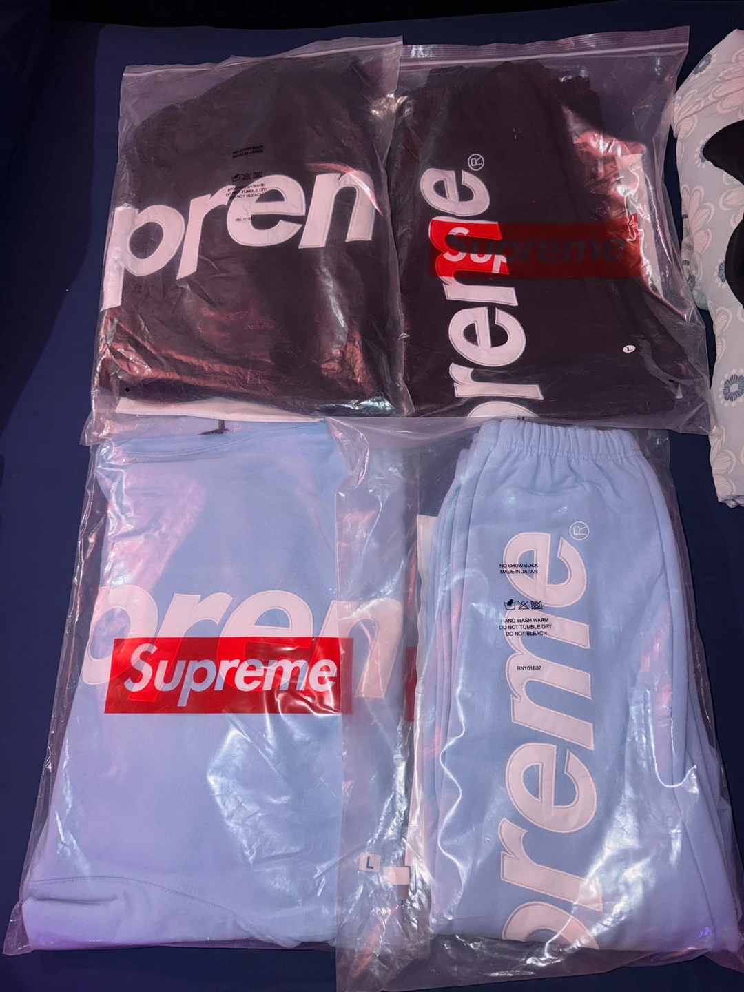Supreme Hoodie & Sweatpants Set - photo 2