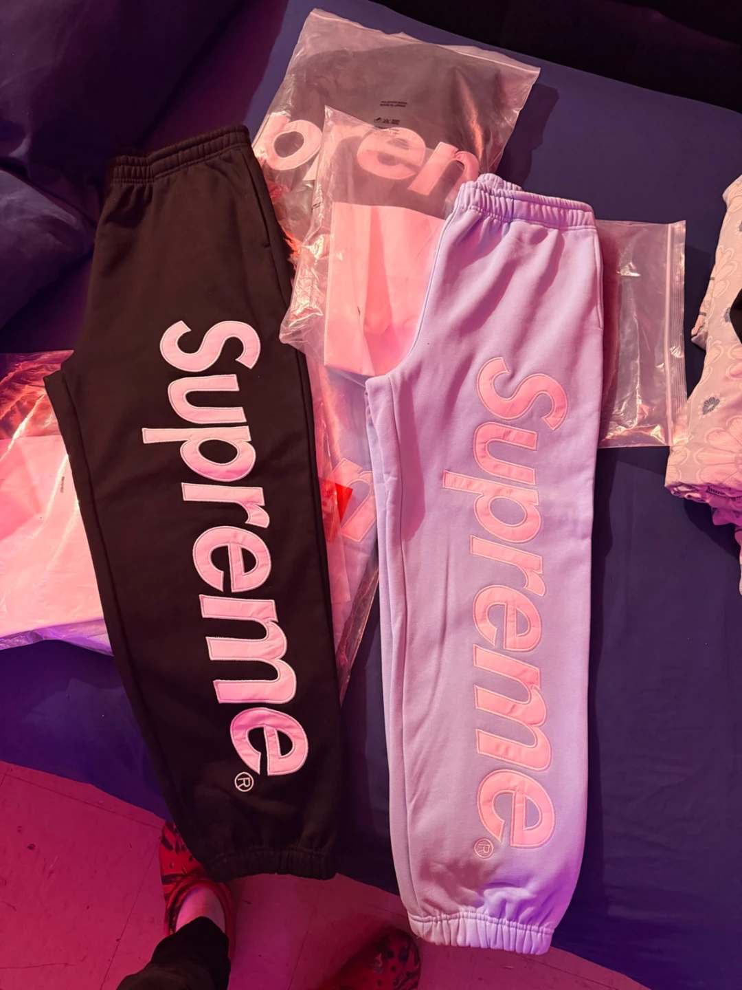 Supreme Hoodie & Sweatpants Set - photo 3