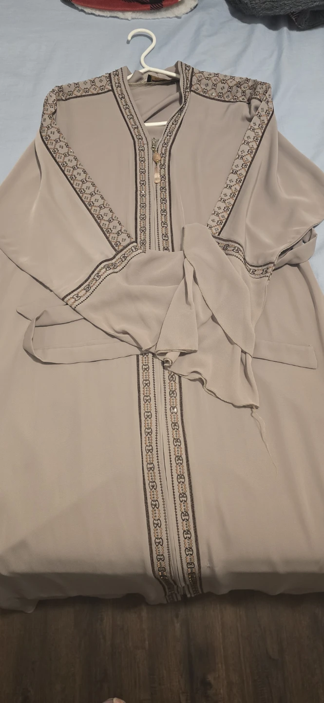 Beige Embellished front zipper Abaya - photo 2