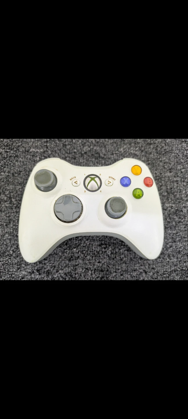 White Xbox 360 Wireless Controller