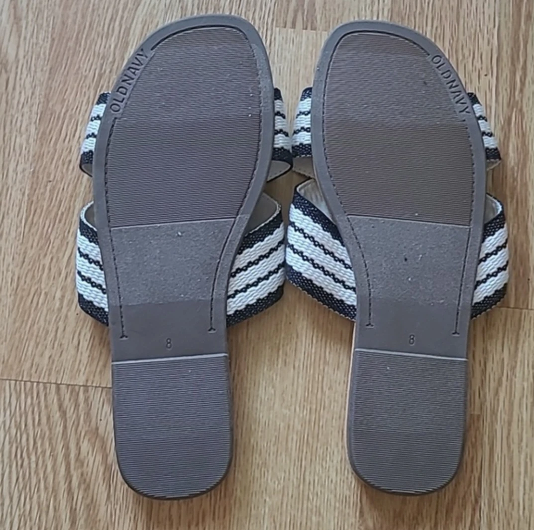 Old Navy Women's Cross Band Stripe Sandals Size 8 - photo 2