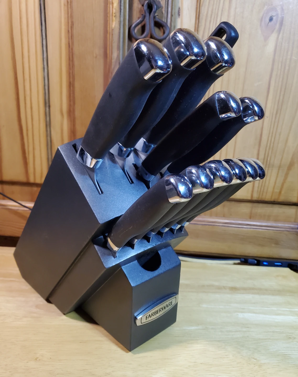 Kitchen Knife Set (1 Missing)