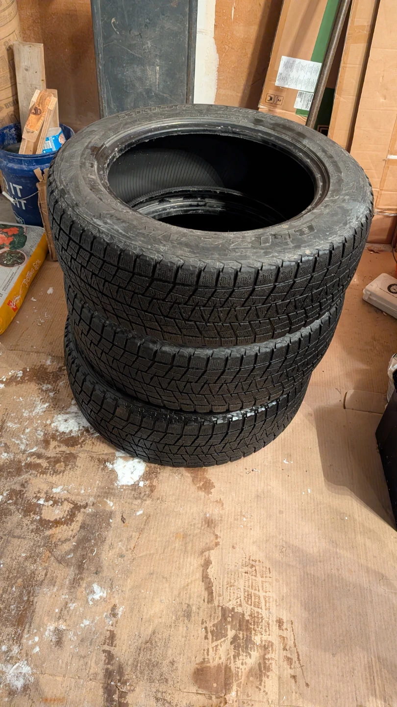 Bridgestone Blizzak 235/60R18 Tires (Set of 3) - photo 2