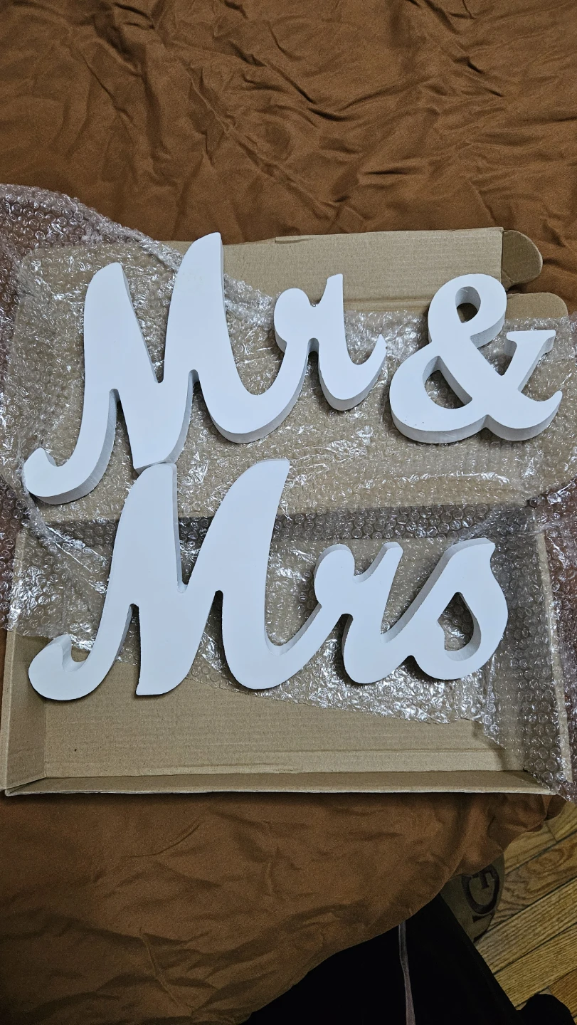 Elegant Mr. & Mrs. White Wooden Letters Decoration - photo 2