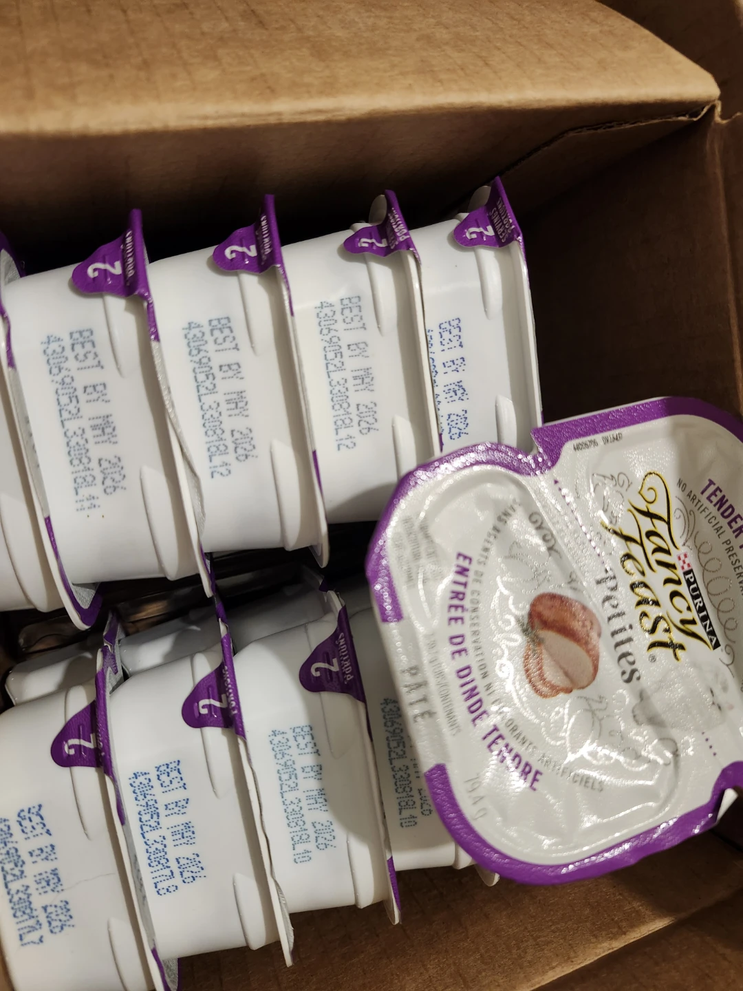36pcs  Fancy Feast & Whiskas cat wet food 1.2kg - photo 2