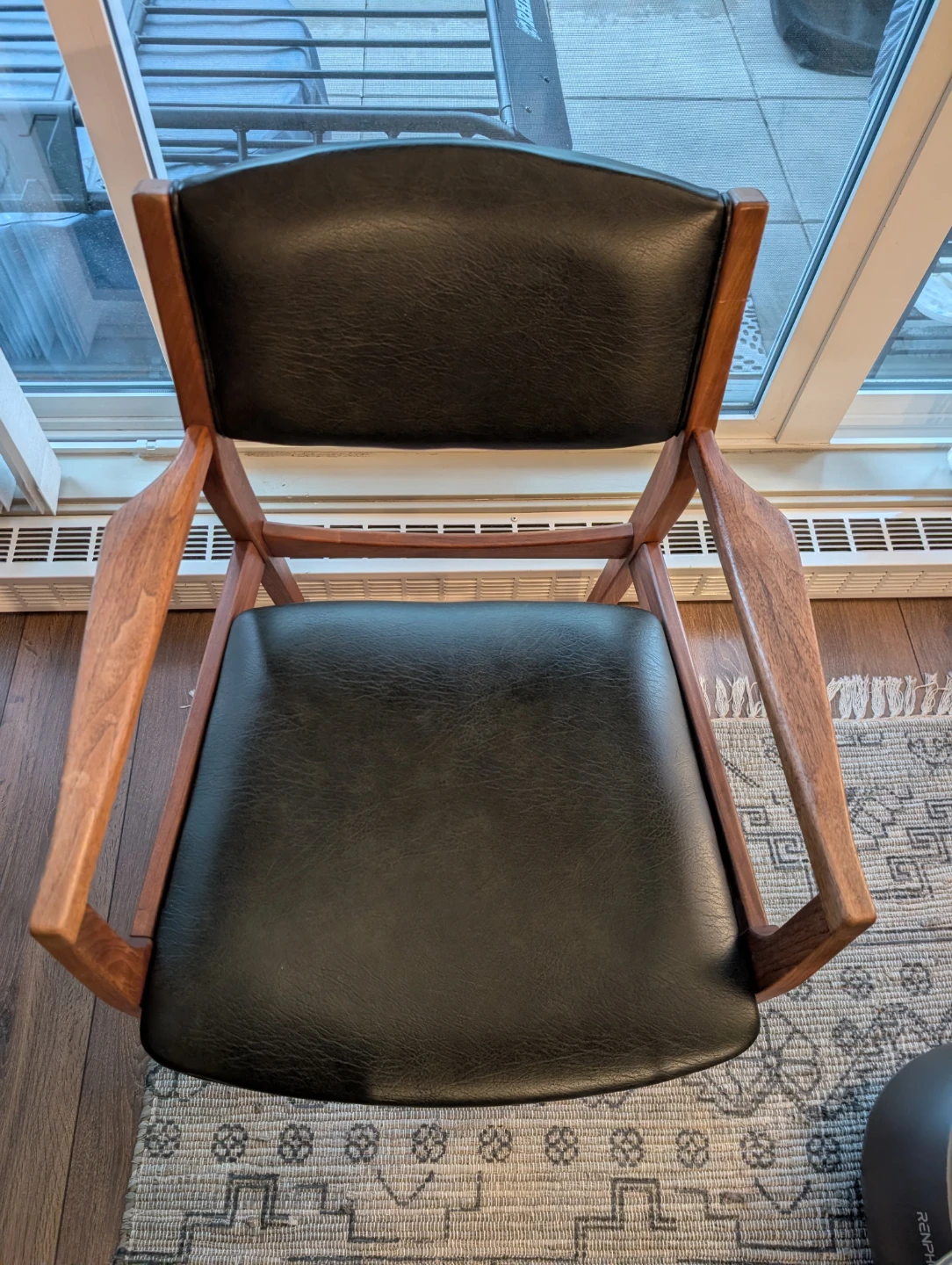 Accent chair - photo 4