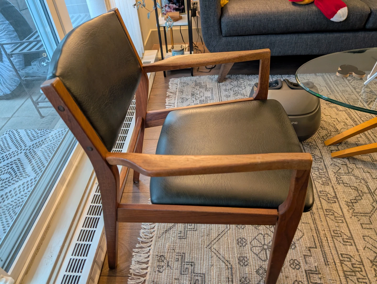 Accent chair - photo 5