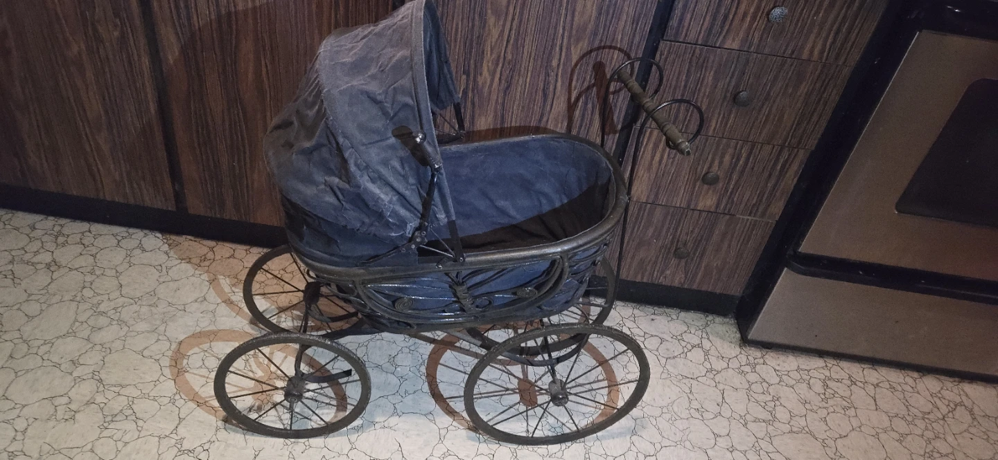 Antique Style Baby Carriage