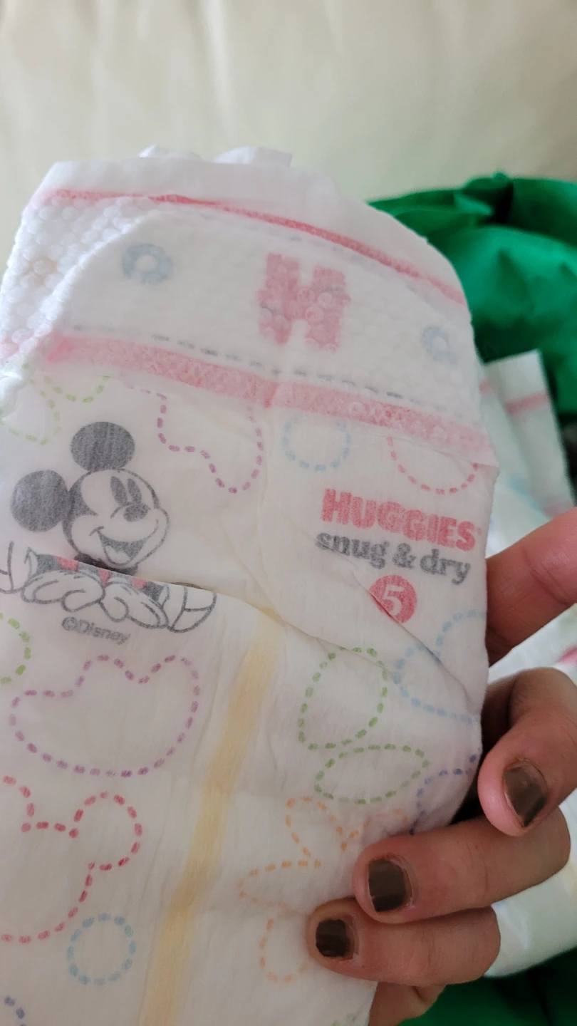 Huggies Snug & Dry Size 5 Diapers