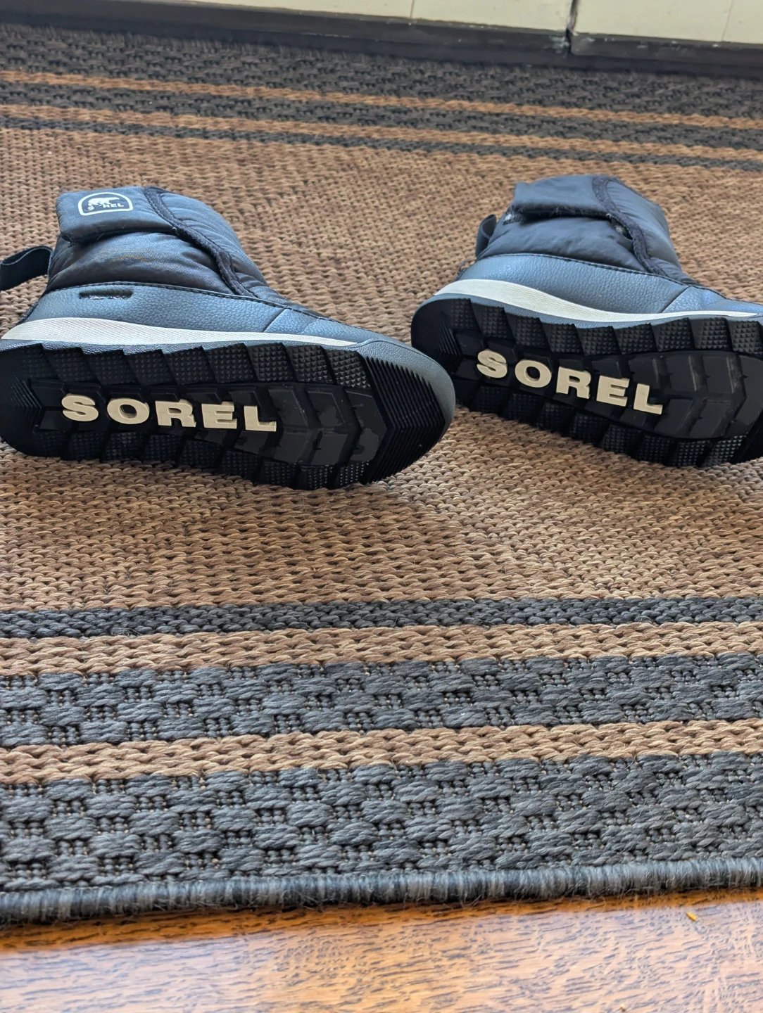 Sorel Black Winter Boots KIDS size 11 - photo 2