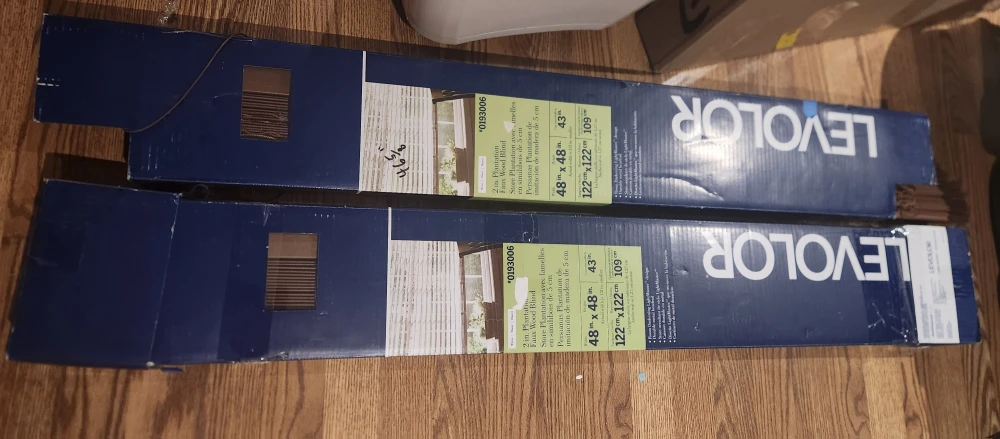 FREE - 2 x Faux Wood Blinds 🥕