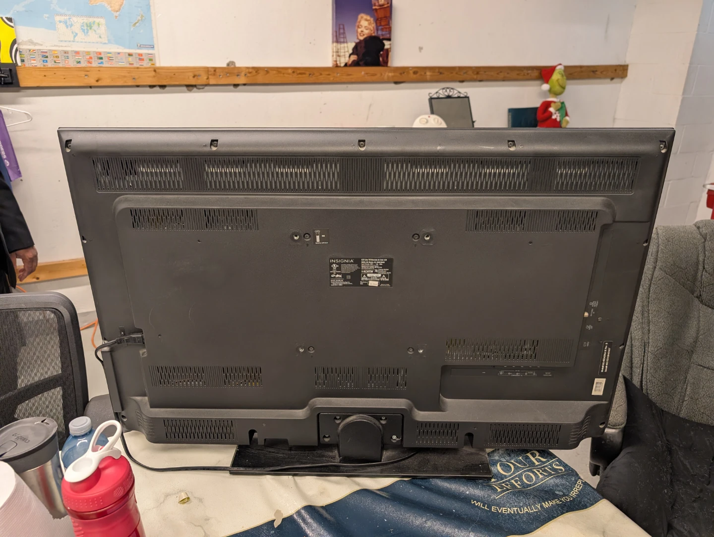 Insignia 40-inch Flat Screen TV - photo 2