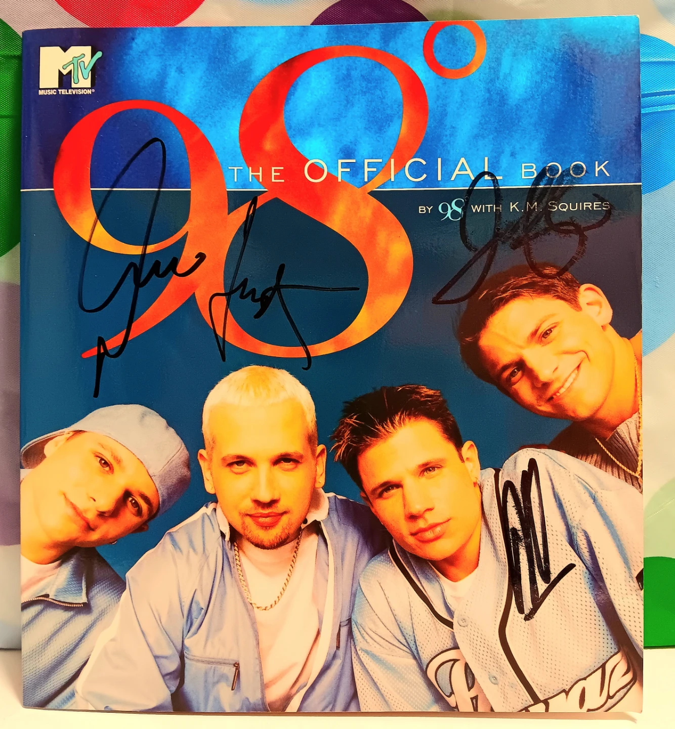 📚98 Degrees Official Autographed Book📚
