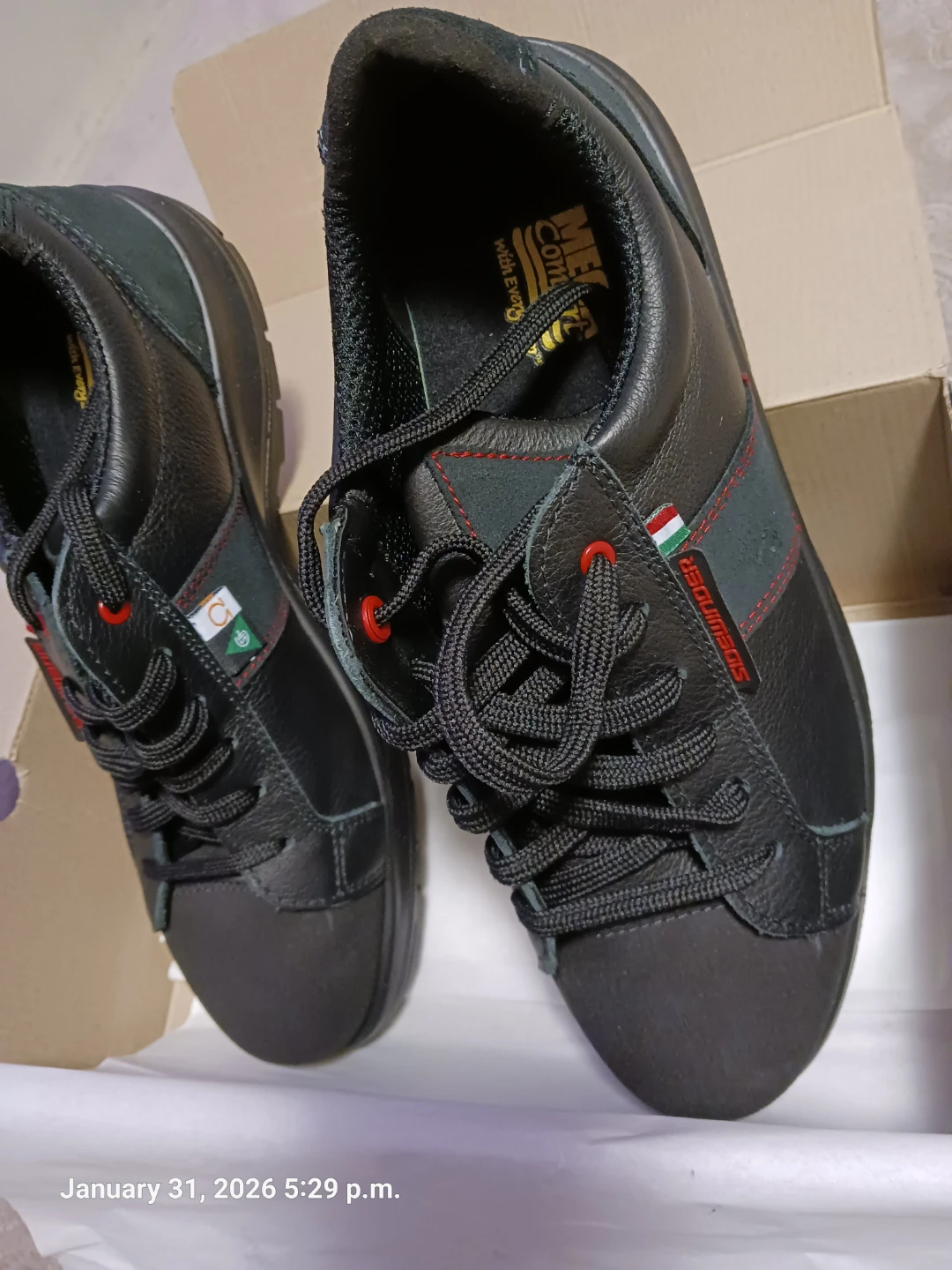 Brand new Mens safty shoes.