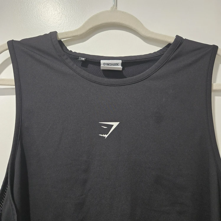Gymshark Black Sleeveless Crop Top - photo 2