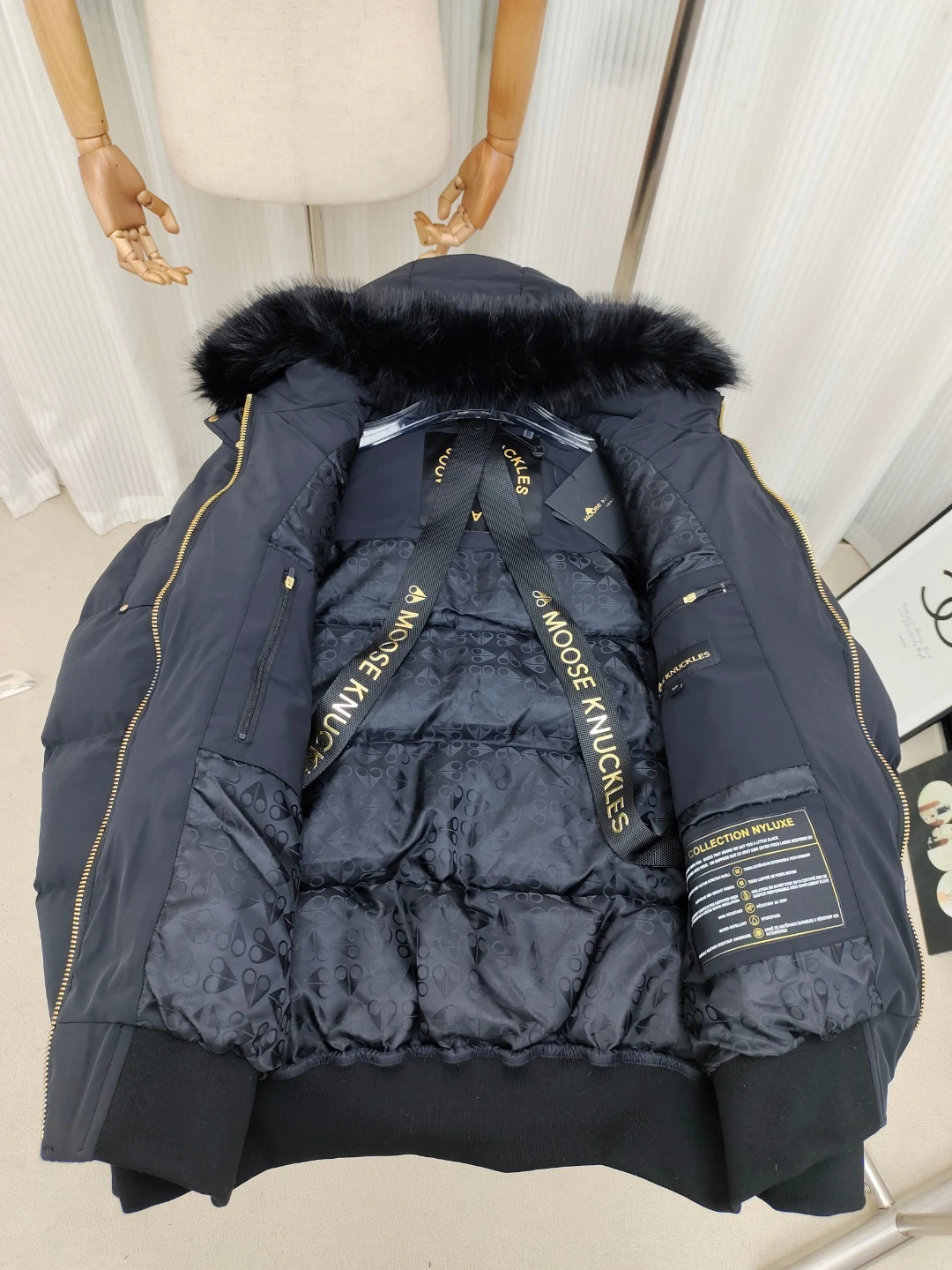 Moose Knuckles Black Down Nyluxe Gold edition Bomber Jacket - photo 2