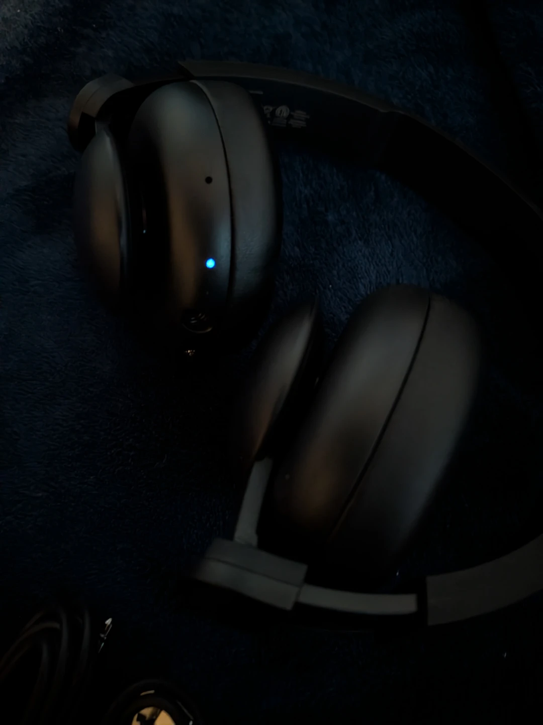 onn. Wireless On-Ear Headphones - Black - photo 3