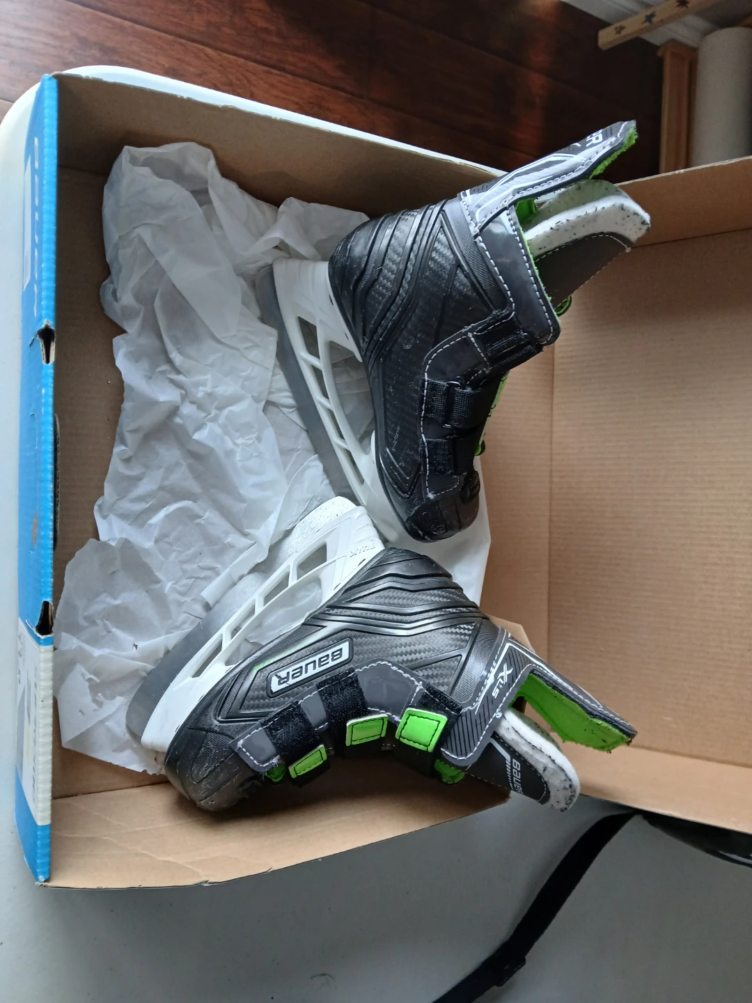 Bauer XLT Ice Skates Youth Size 8 - photo 2
